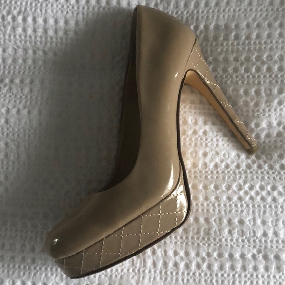 Chinese Laundry pumps with stitched detail - Picture 5 of 5